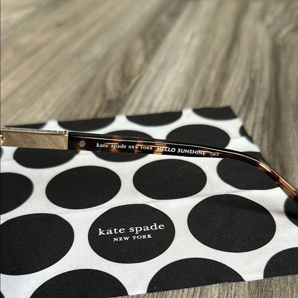 Kate Spade ♠️ Tortoise Shell Sunglasses - Picture 2 of 3